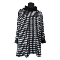 Modna tunika damska o linii trapezu - klasyczny wzór PEPITKA